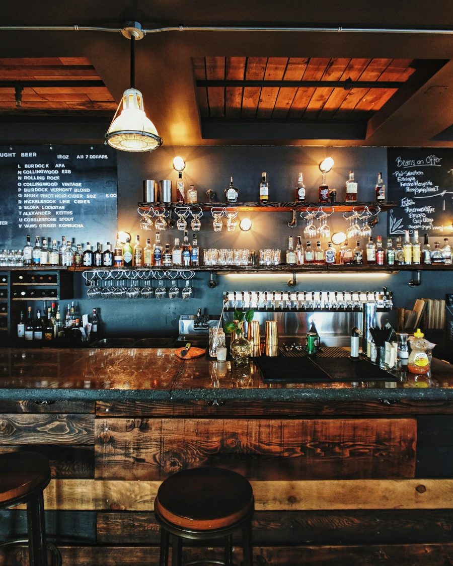 Sculpted Curve Bar, Harbourfront Hotel